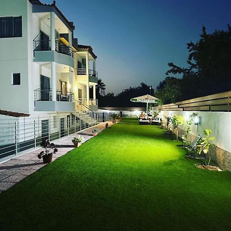 Sun Day Apartments Free Airport Shuttle أرتيميدا المظهر الخارجي الصورة