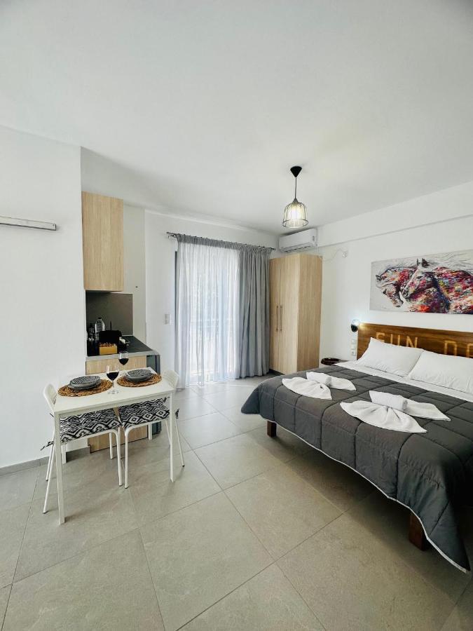 Sun Day Apartments Free Airport Shuttle أرتيميدا المظهر الخارجي الصورة