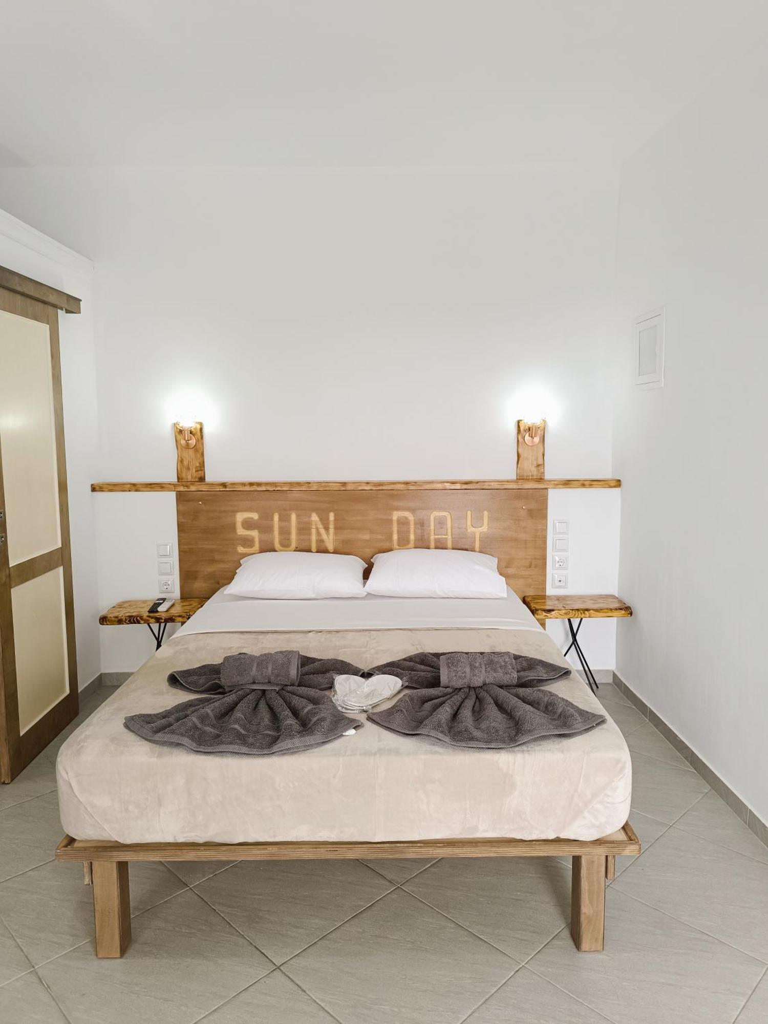 Sun Day Apartments Free Airport Shuttle أرتيميدا المظهر الخارجي الصورة