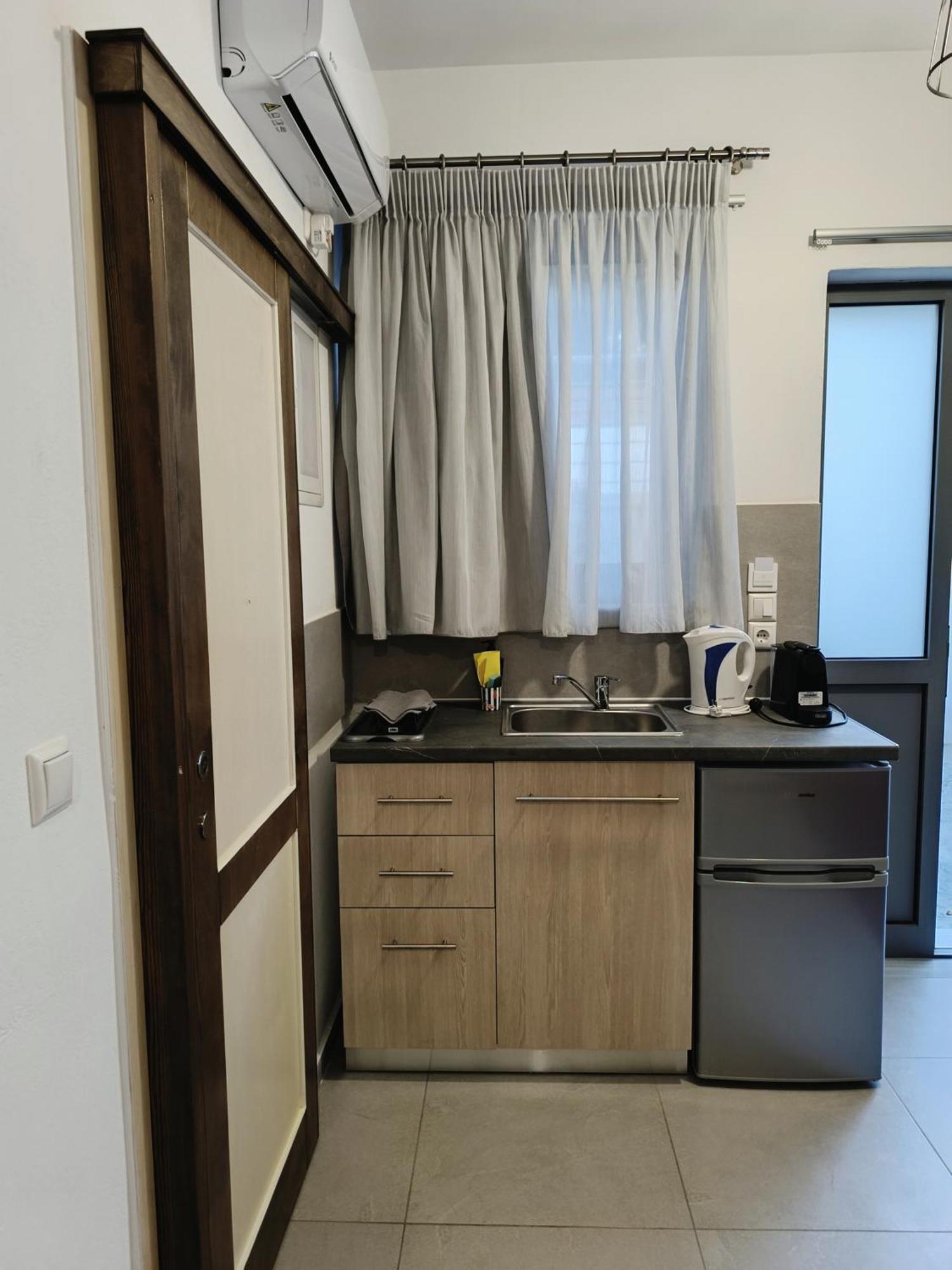 Sun Day Apartments Free Airport Shuttle أرتيميدا المظهر الخارجي الصورة