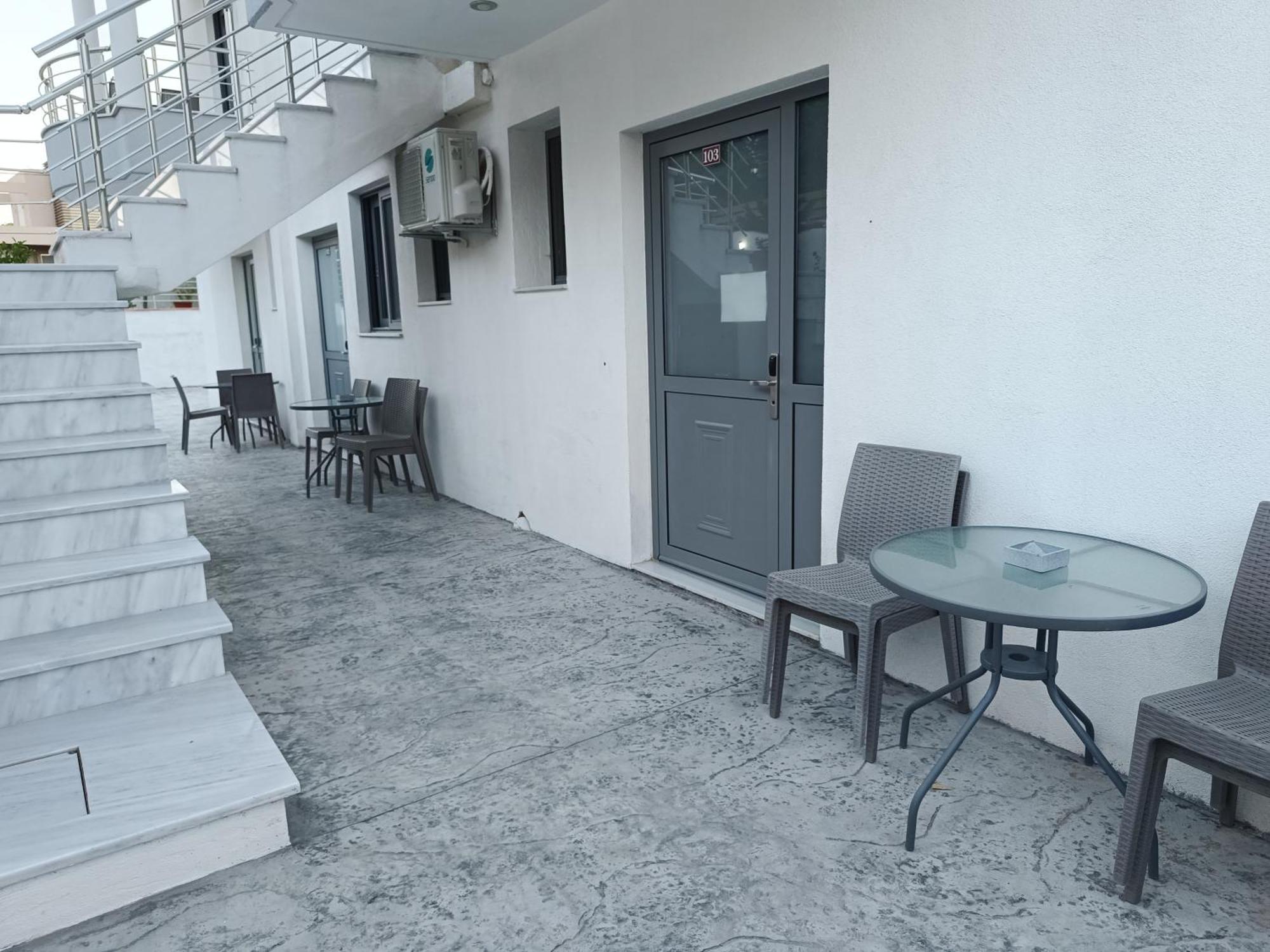 Sun Day Apartments Free Airport Shuttle أرتيميدا الغرفة الصورة