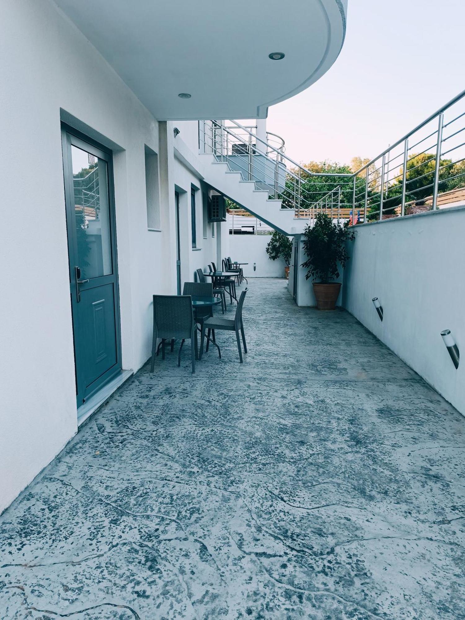 Sun Day Apartments Free Airport Shuttle أرتيميدا المظهر الخارجي الصورة